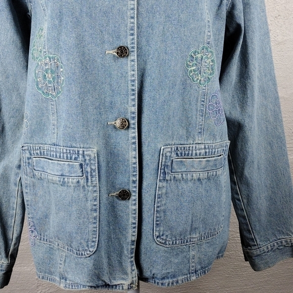 Denim & Co. Vintage Light Blue Embroidered High Collar Button Up Denim Shacket - Picture 4 of 14